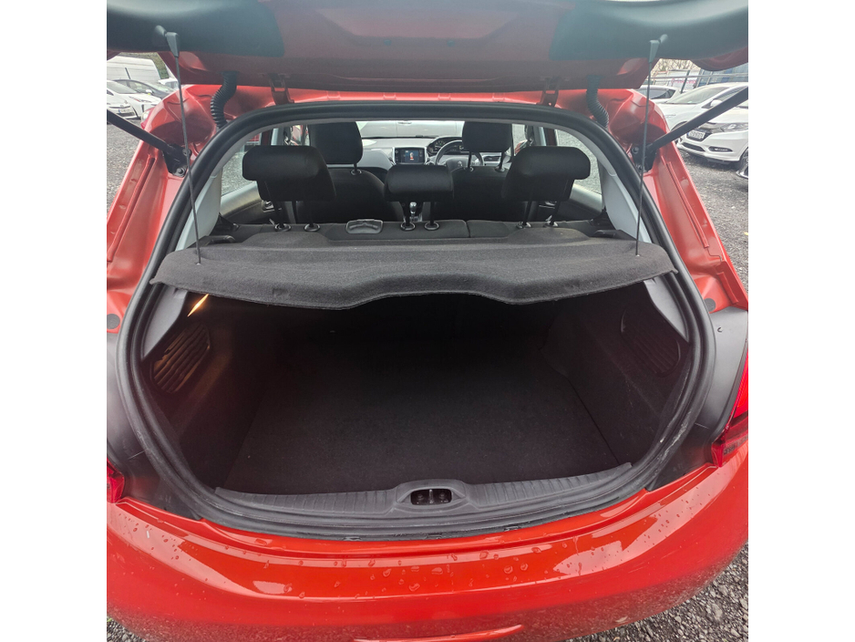 2017 Peugeot 208 1.2 PureTech 68bhp Access 3 dr €9,950