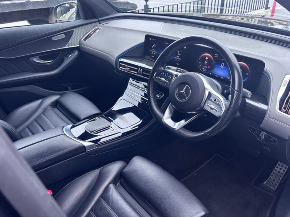 2022 Mercedes-Benz EQC - image 7