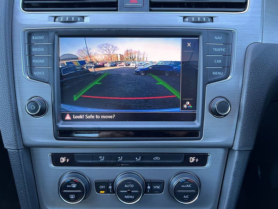 2015 Volkswagen Golf - image 7