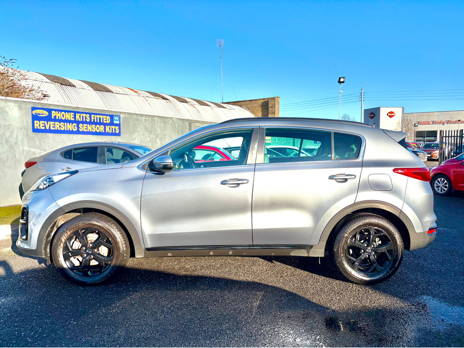 2021 Kia Sportage - image 3