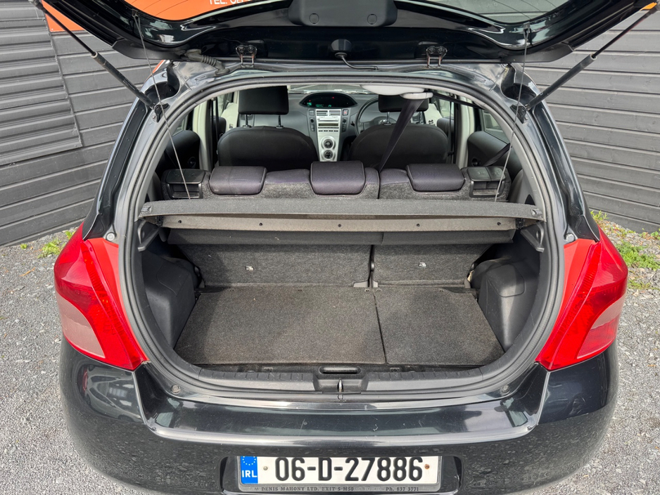 2006 Toyota Yaris - image 20