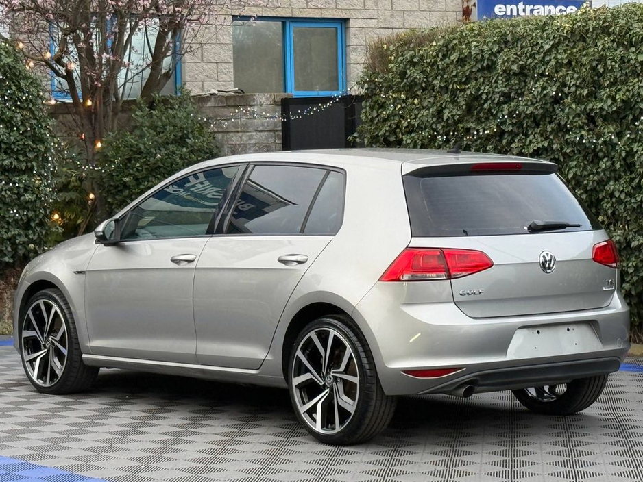 2014 Volkswagen Golf - image 5