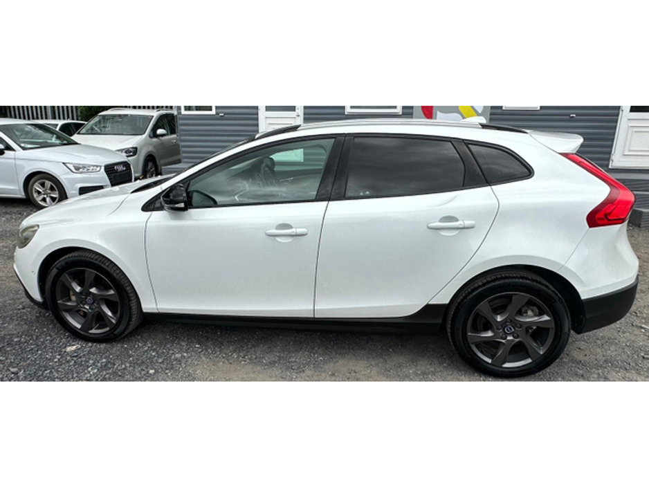 2015 Volvo V40 Cross Country D4 2.0L DIESEL AUTOMATIC(2293) €12,995
