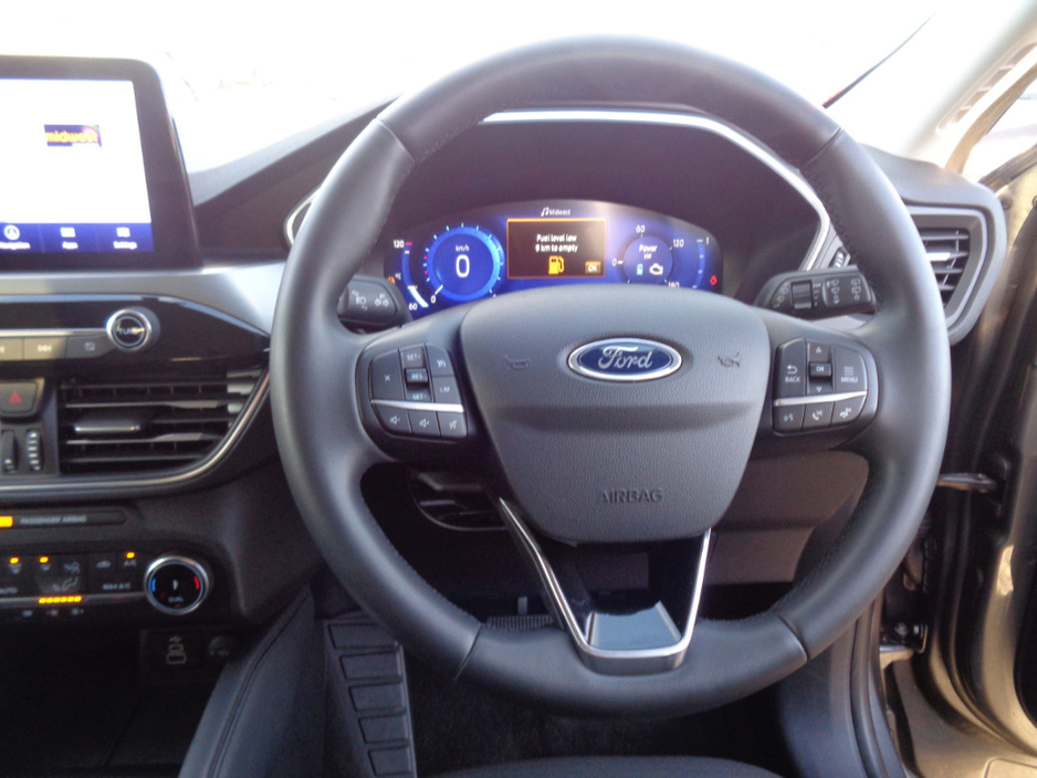 2023 Ford Kuga - image 9