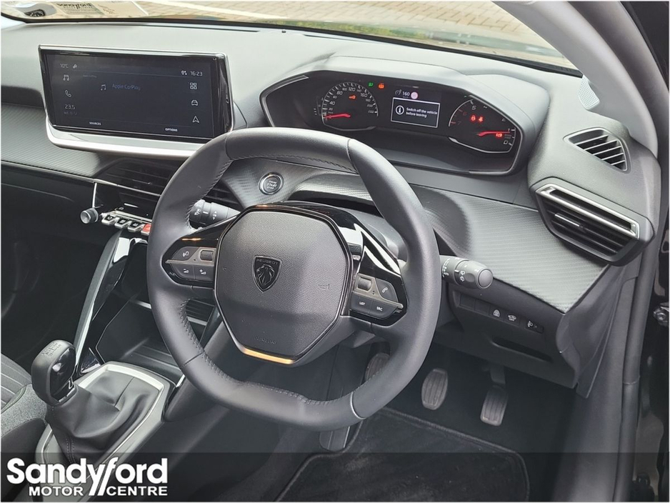 2025 Peugeot 208 - image 9