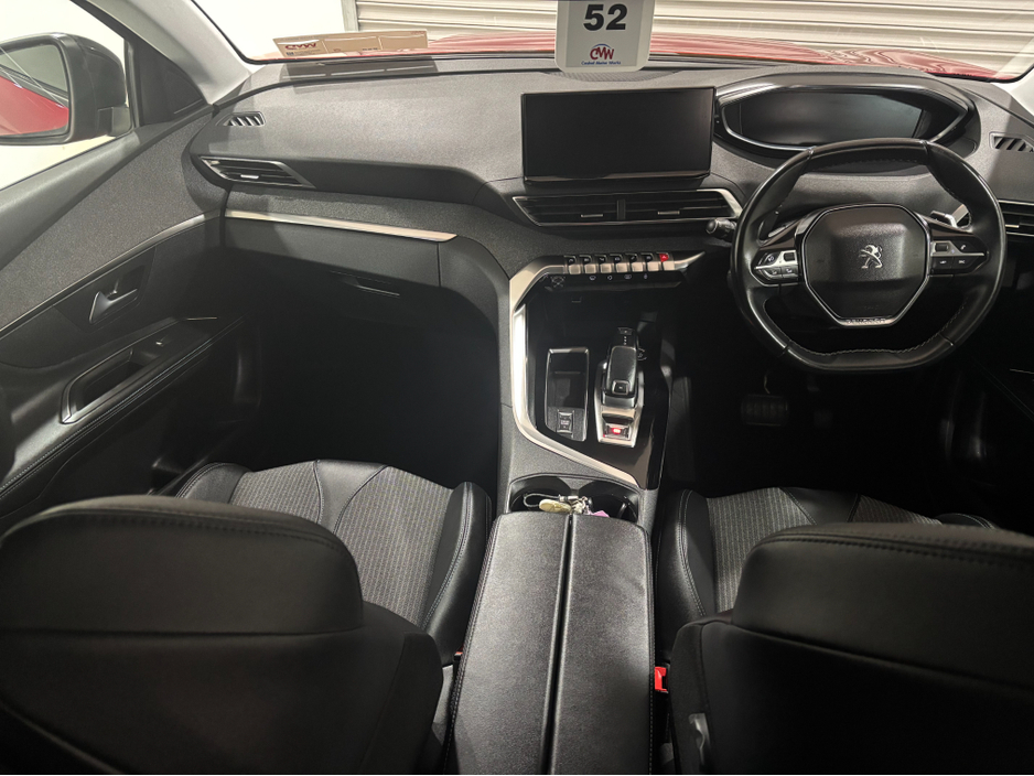 2022 Peugeot 5008 - image 9