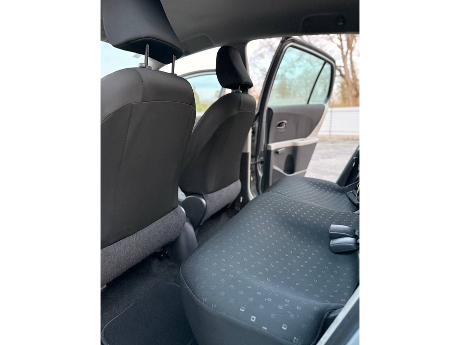 2007 Toyota Yaris - image 20