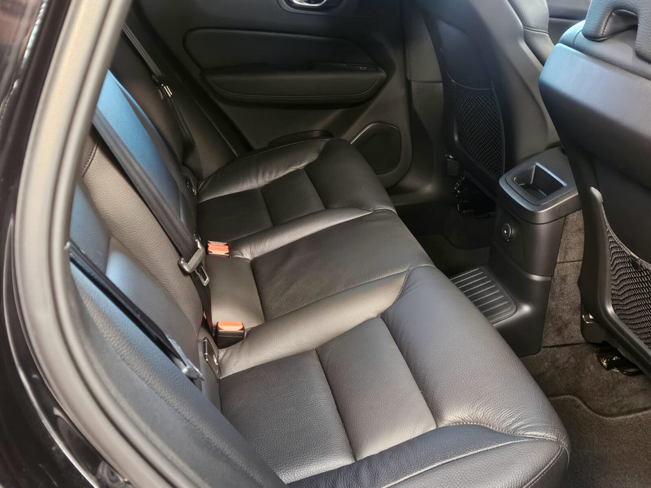 2022 Volvo XC60  €42,950