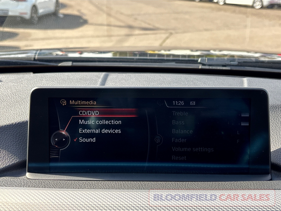 2015 BMW 3 Series - image 18