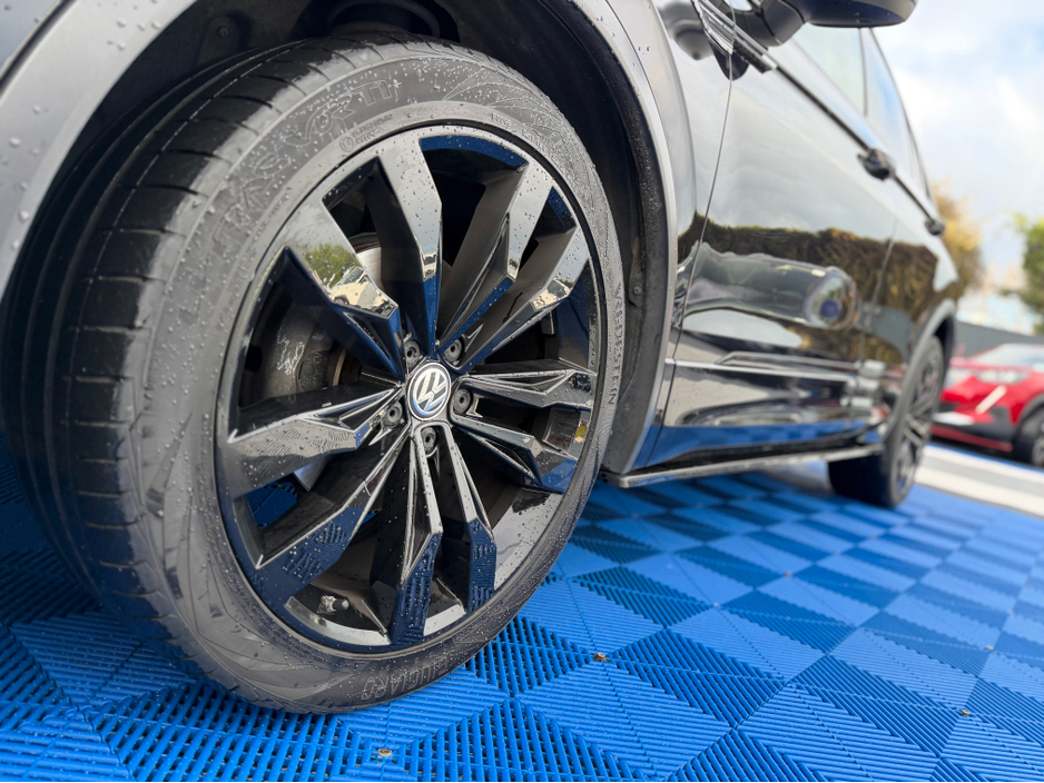 2020 Volkswagen Tiguan R-LINE BLACK EDT - 1.5 PETROL - AUTO - 12M WARRANTY - CAR: 1744 €34,950