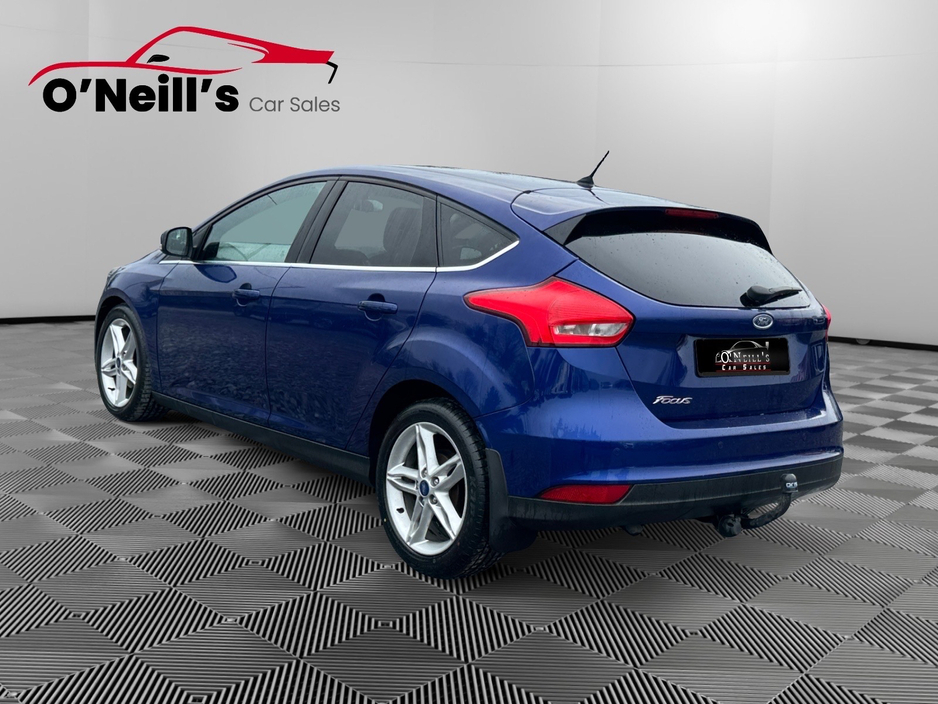 2016 Ford Focus - image 7