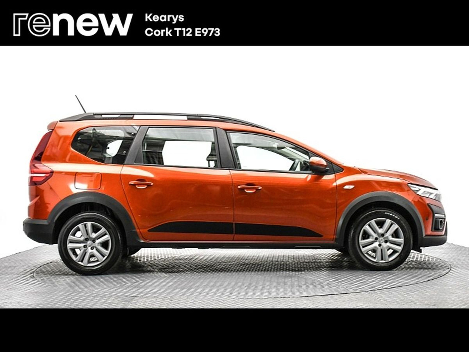 2022 Dacia Jogger Comfort TCe 110 €19,900
