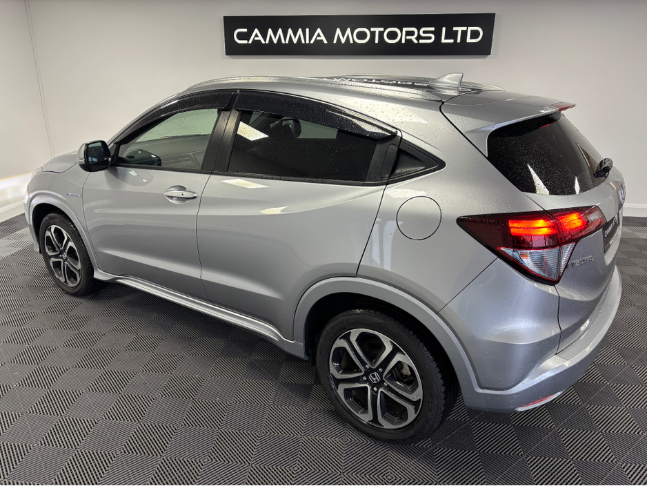 2017 Honda Vezel - image 4