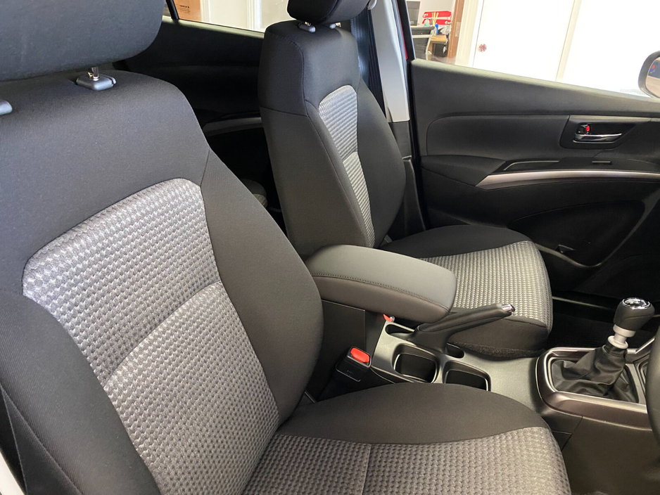 2025 Suzuki SX4 - image 13