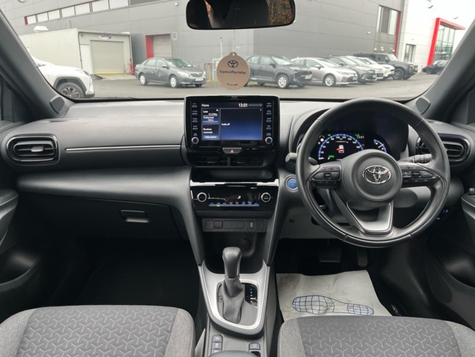 2024 Toyota Yaris Cross YARIS CROSS LUNA SPORT €30,950