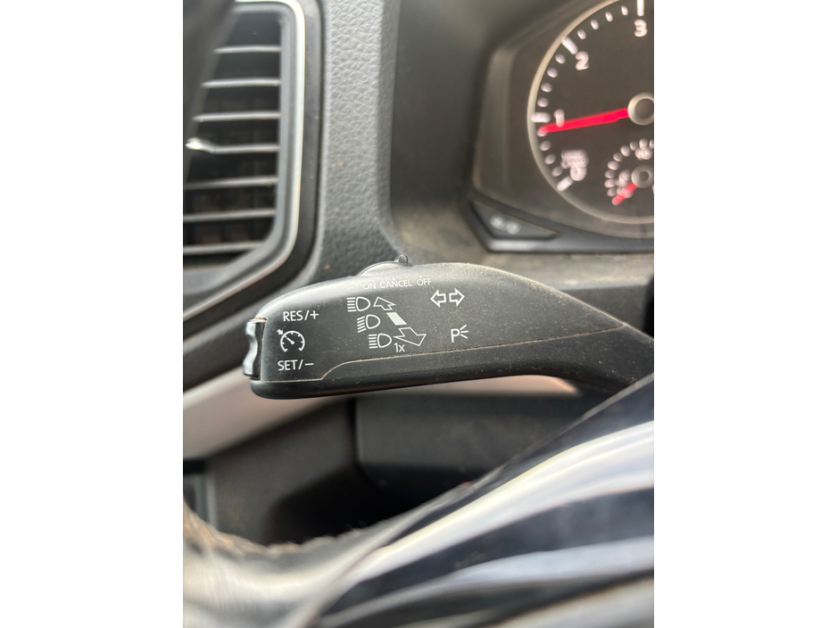 2019 Volkswagen Amarok - image 11