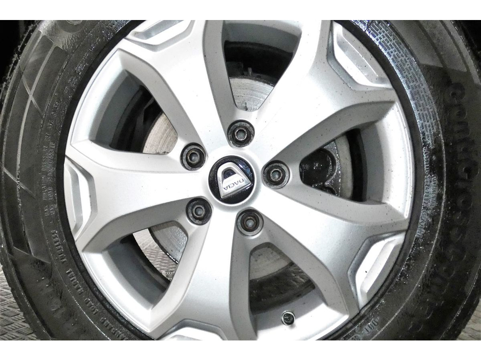 2020 Dacia Duster - image 21