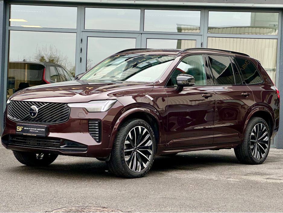 2025 Volvo XC90 MULBERRY RED / PLUS DARK T8 PHEV AWD AUTO PLUS €78,950