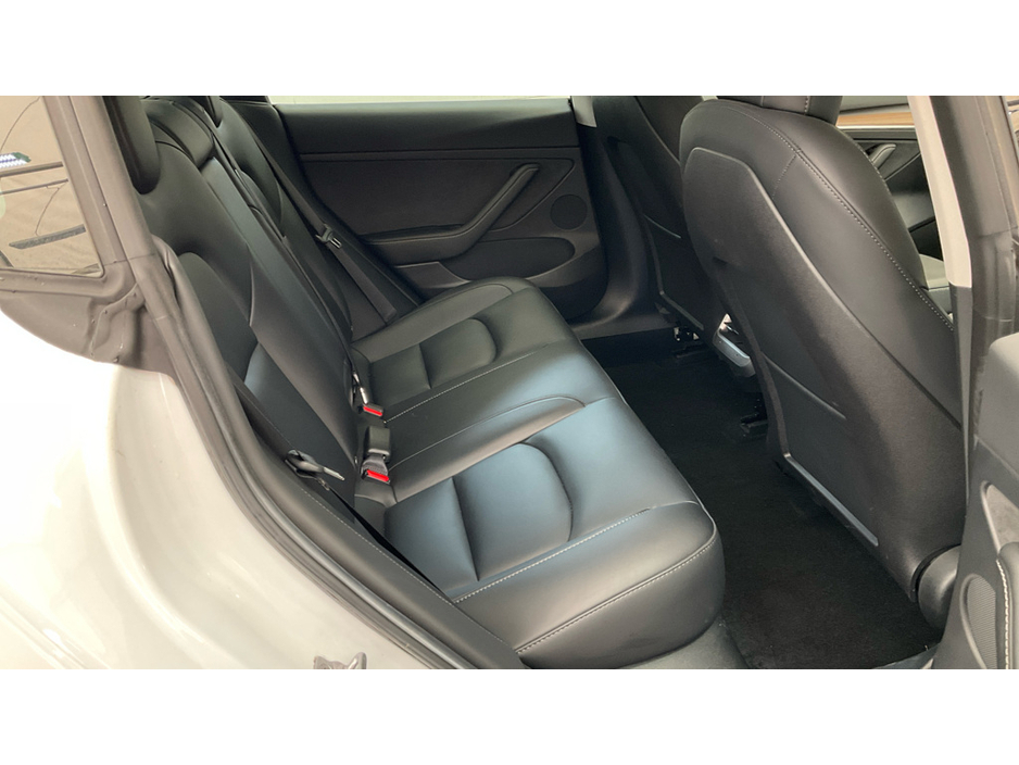 2023 Tesla Model 3 - image 9