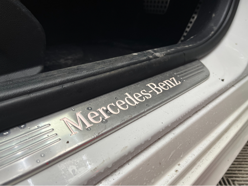 2016 Mercedes-Benz C Class €20950! 2016 MERCEDES-BENZ C220D AVANTGARDE AMG LINE 2.0 AUTOMATIC / CRUISE CONTROL / REVERSE CAMERA / ELECTRIC MEMORY & HEATED SEATS / PADDLE SHIFTERS / AMBIENT LIGHTS AND MORE €20,950