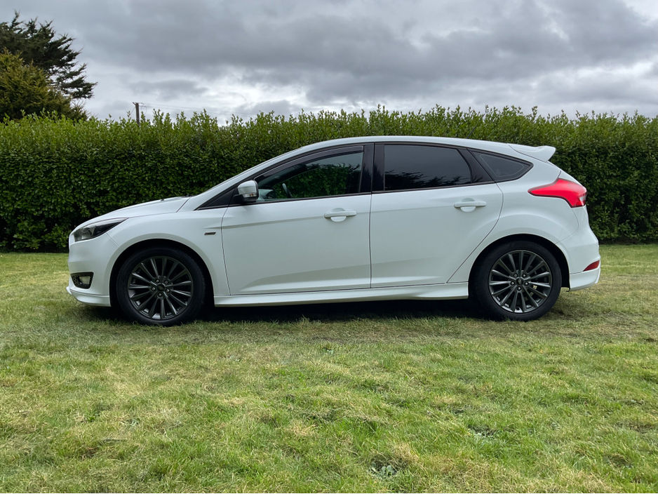 2017 Ford Focus - image 7