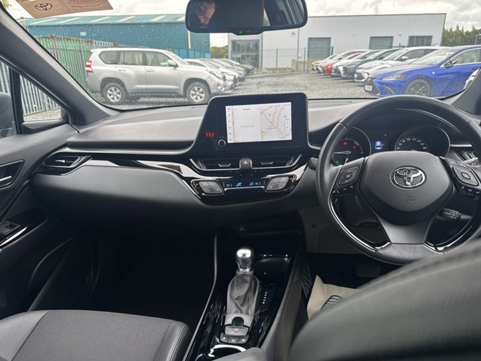 2023 Toyota C-HR - image 8