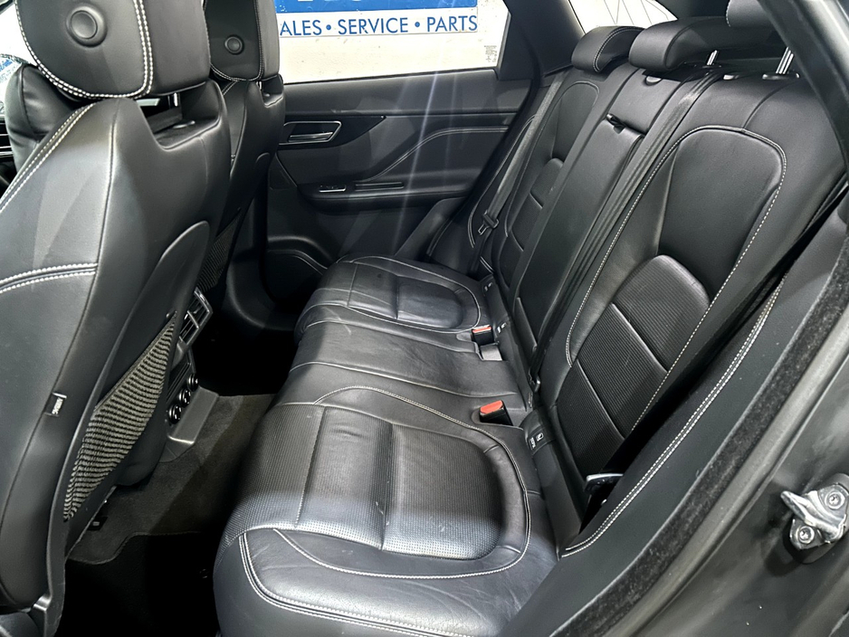 2020 Jaguar F-Pace - image 9