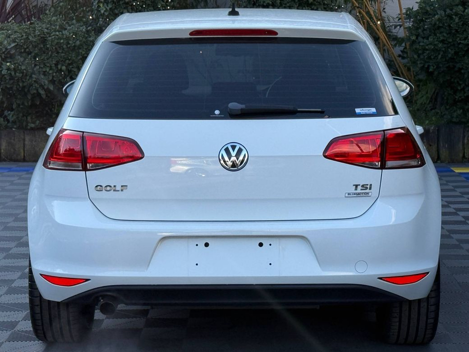 2015 Volkswagen Golf - image 16