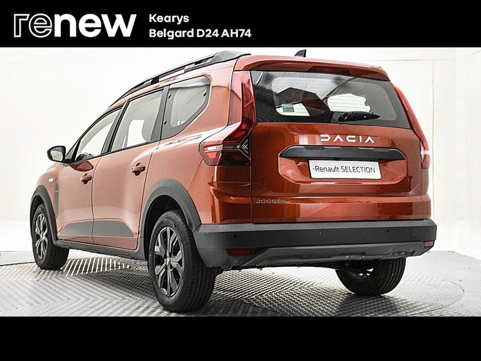 2023 Dacia Jogger - image 3