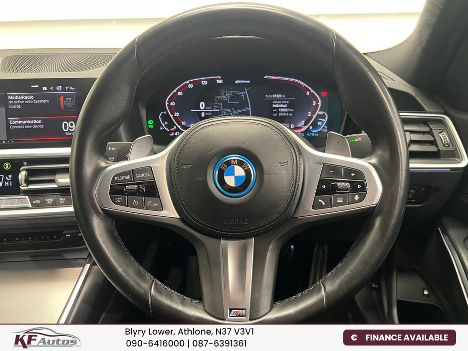 2022 BMW 3 Series - image 25
