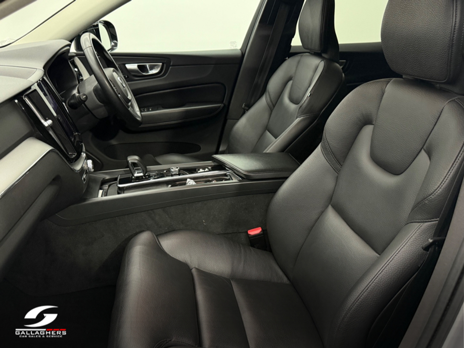 2023 Volvo XC60 - image 11