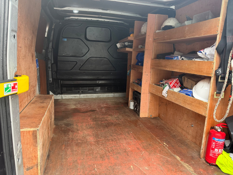 2019 Ford Transit - image 17