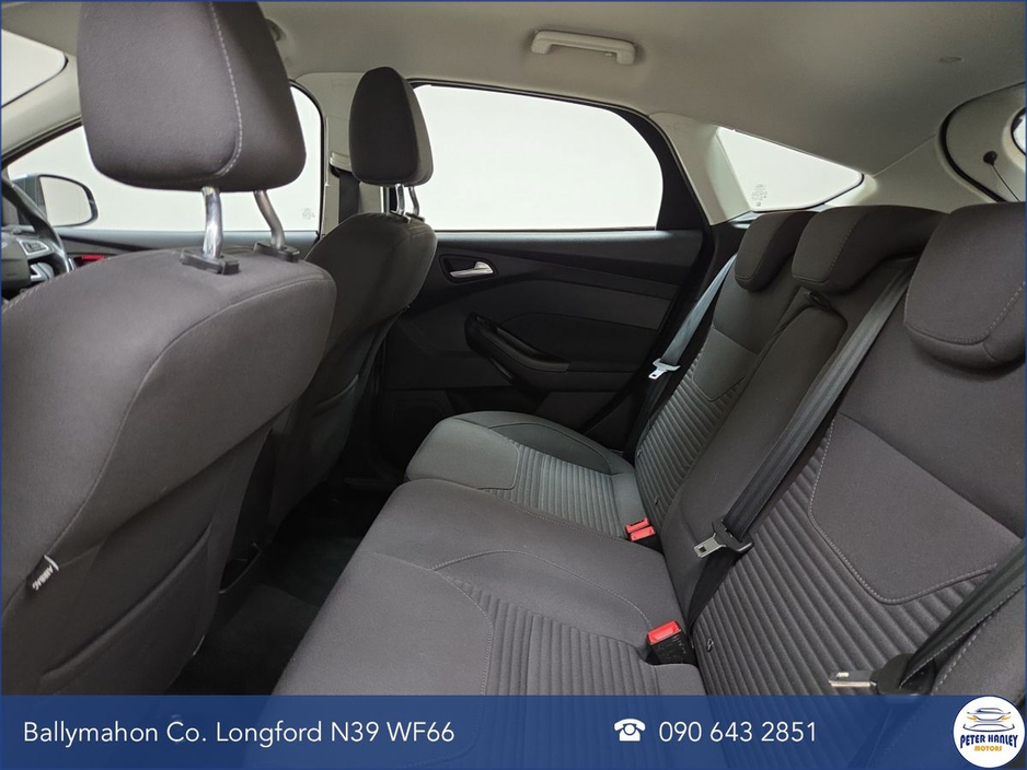 2017 Ford Focus - image 12