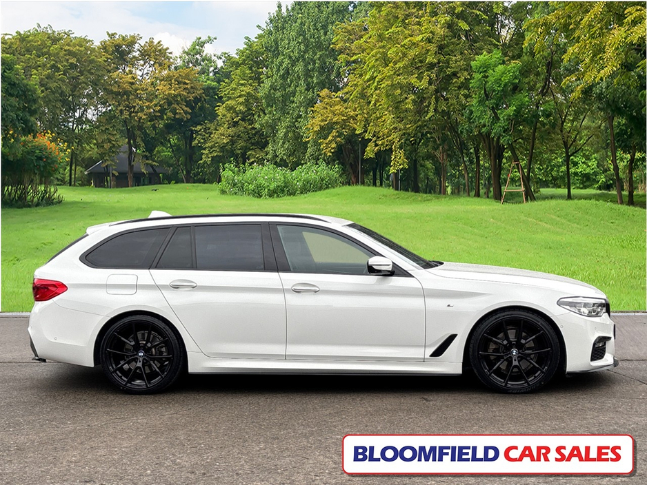 2017 BMW 5 Series - image 8