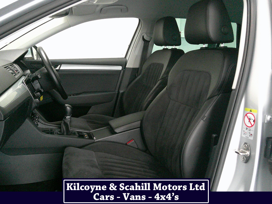 2017 Skoda Superb - image 13