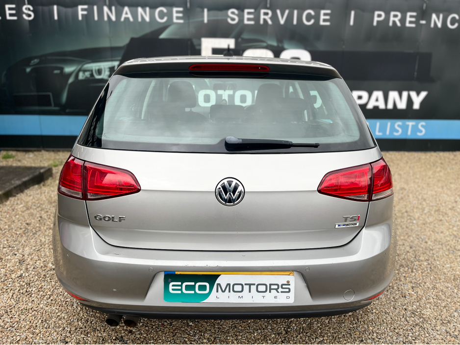 2017 Volkswagen Golf - image 5