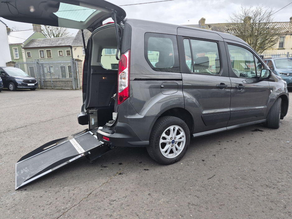 2022 Ford Tourneo Connect - image 14