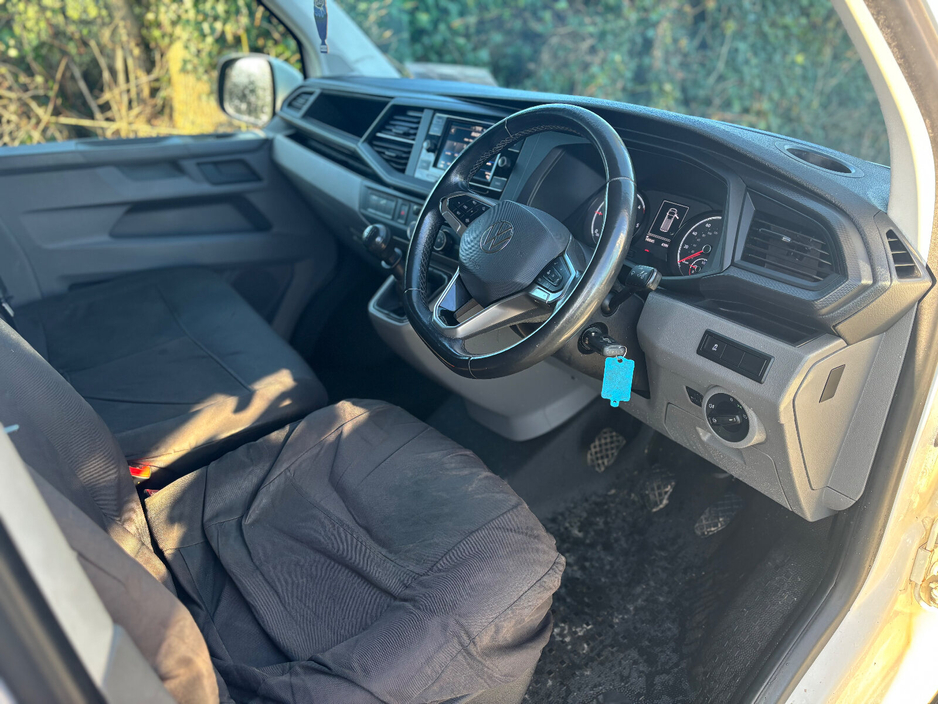 2021 Volkswagen Transporter  €16,998
