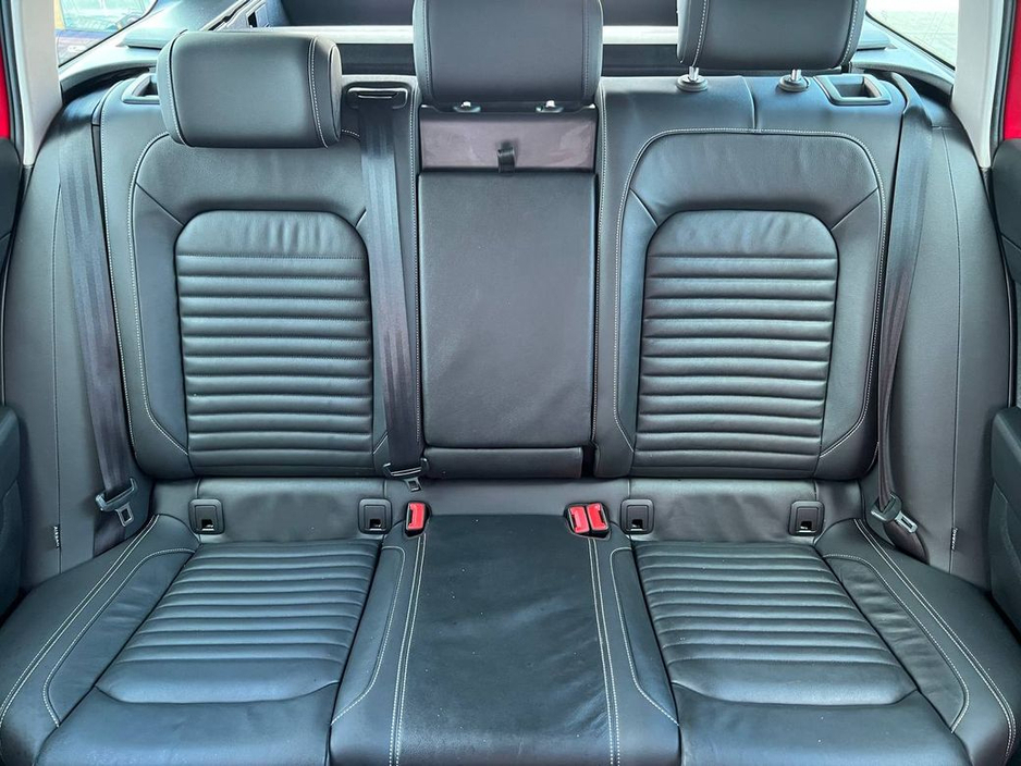 2022 Volkswagen Passat - image 12