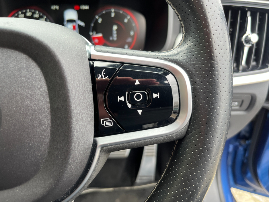 2019 Volvo V90 - image 31