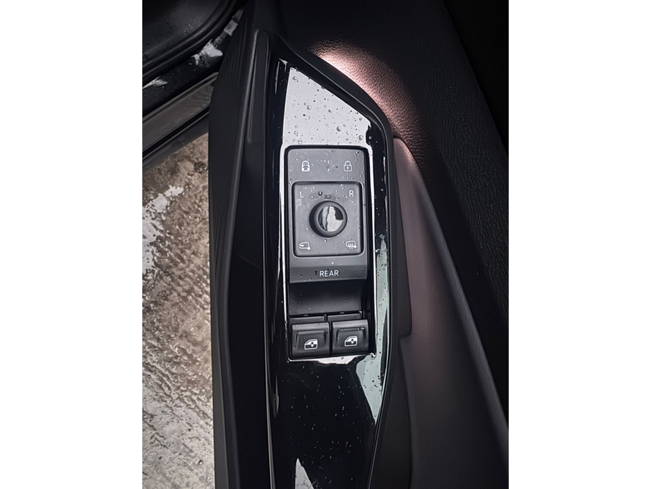 2023 Volkswagen ID.4 PRO 128 KW LIFE DX 77KWH 174BHP 5 €25,800