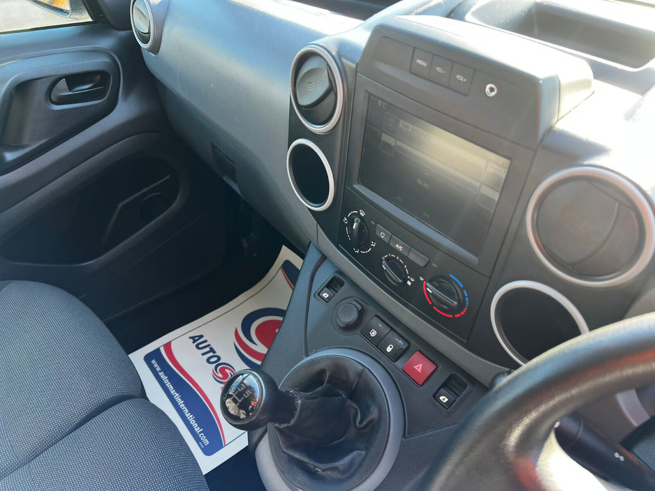 2017 Citroen Berlingo - image 12