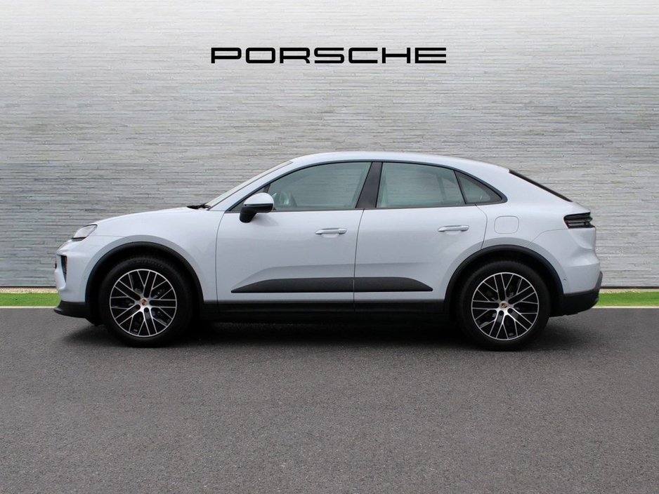 2025 Porsche Macan Electric €82,000