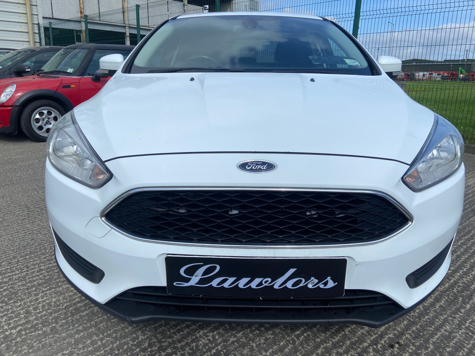 2016 Ford Focus - image 2