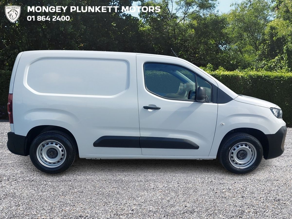 2025 Peugeot Partner - image 8