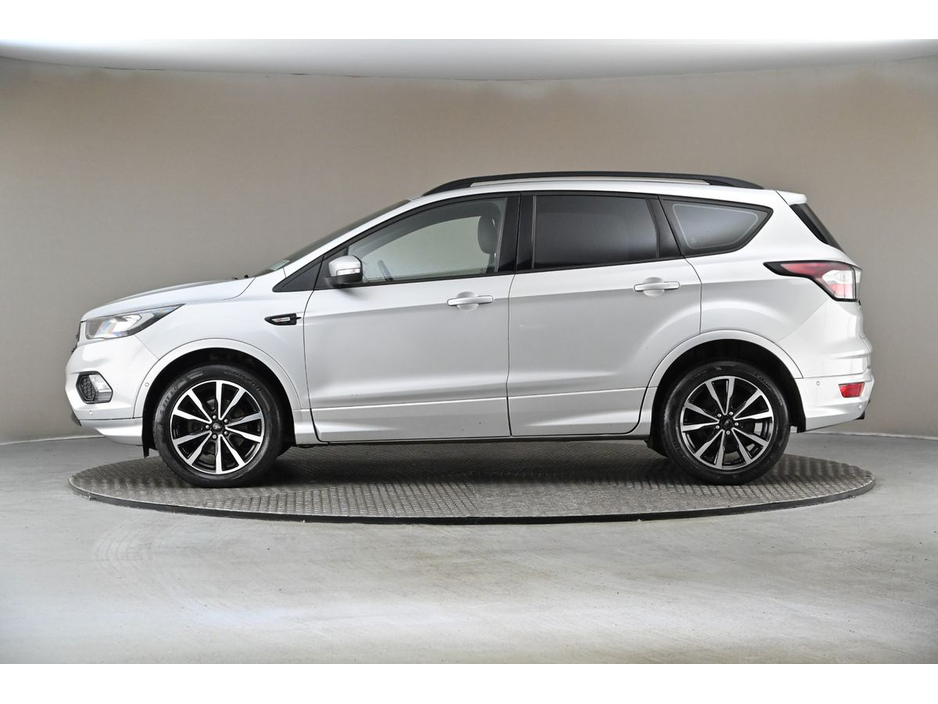 2019 Ford Kuga - image 5