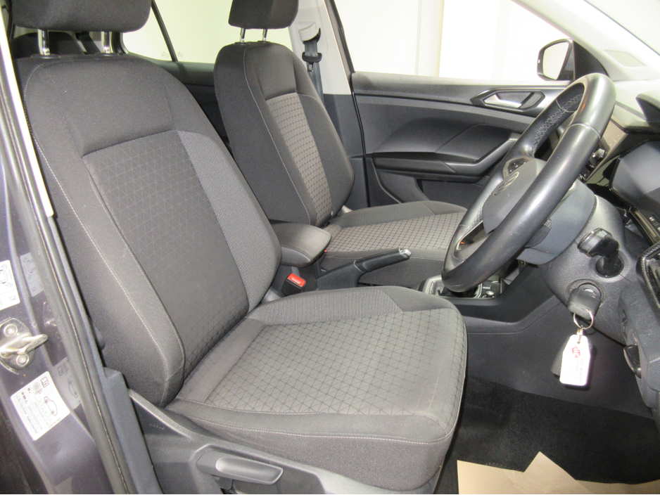 2022 Volkswagen T-Cross - image 11