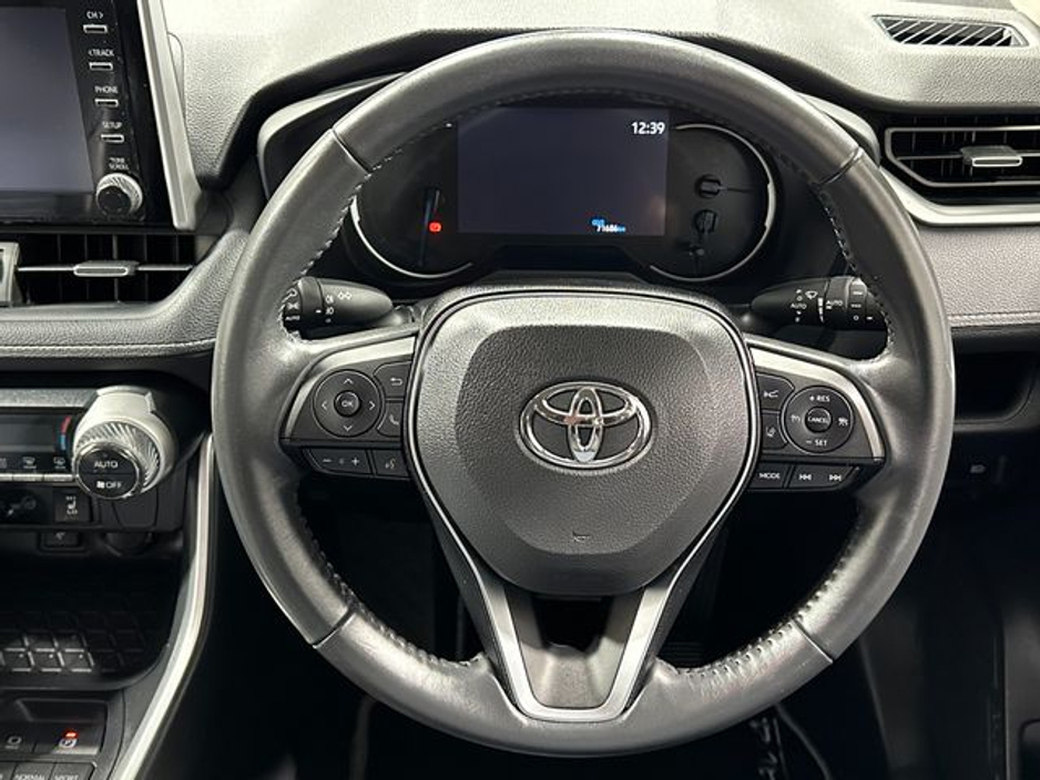 2021 Toyota Rav4 - image 12