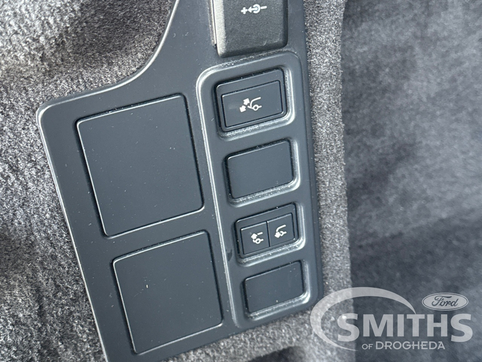 2021 Land Rover Discovery 3.0 COMMERCIAL AUTO €31,950