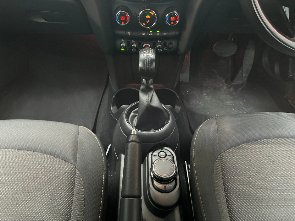 2018 MINI Cooper - image 16